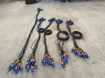 Nodos sísmicos STRYDE con cables preparados para adquisición minera